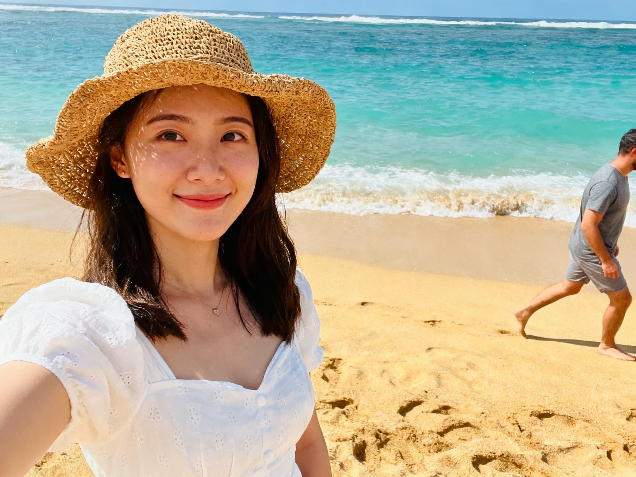 Remove people from photo: photobomber erased from a portrait — before Remove people from photo: photobomber erased from a portrait — before